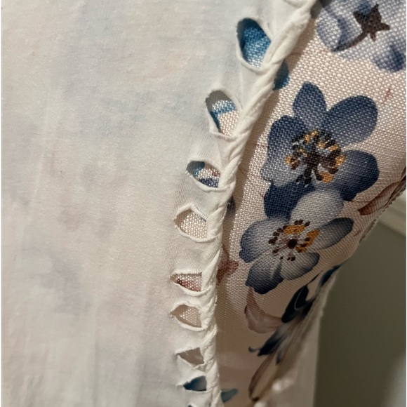 Distressed twisted tank - Picture 4 of 11